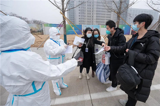 日日躁夜夜躁狠狠久久AV