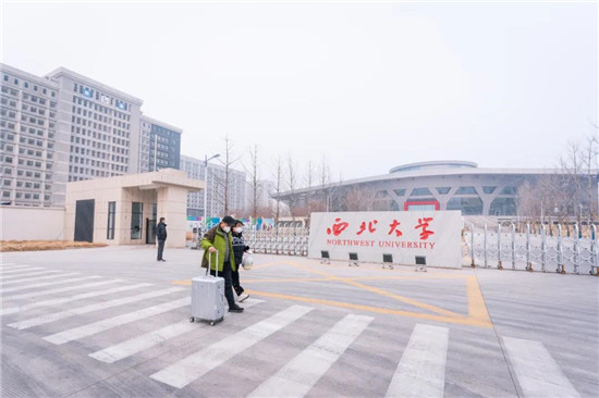 日日躁夜夜躁狠狠久久AV