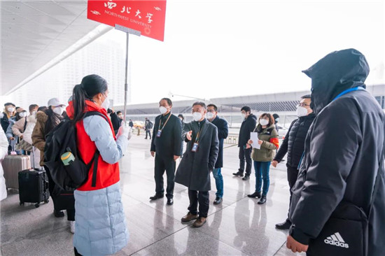 日日躁夜夜躁狠狠久久AV