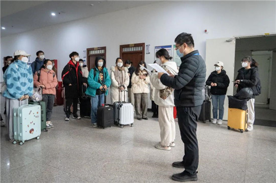 日日躁夜夜躁狠狠久久AV