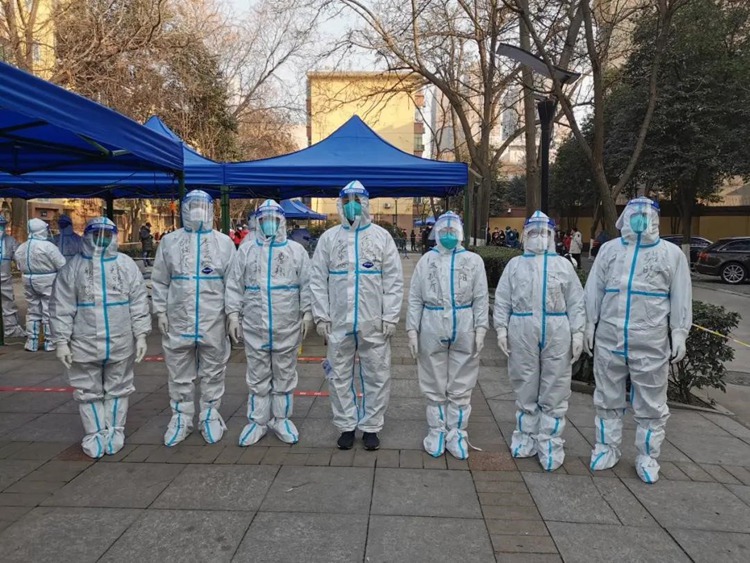 日日躁夜夜躁狠狠久久AV