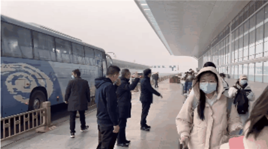 日日躁夜夜躁狠狠久久AV